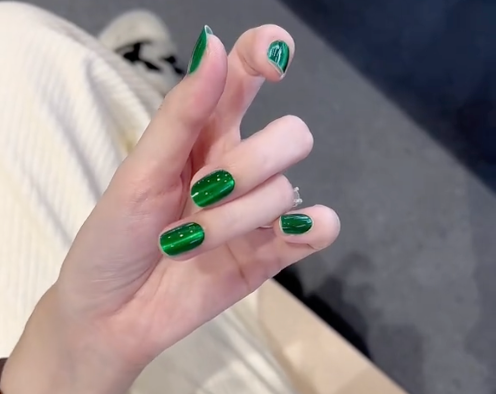 【 Emerald】hand made;  Classic；Casual；Cat eye; Galaxyzu; Press-on nails;