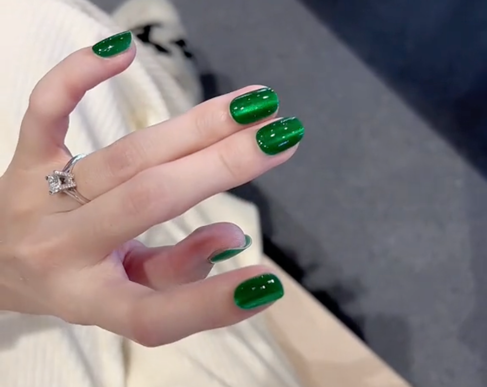 【 Emerald】hand made;  Classic；Casual；Cat eye; Galaxyzu; Press-on nails;