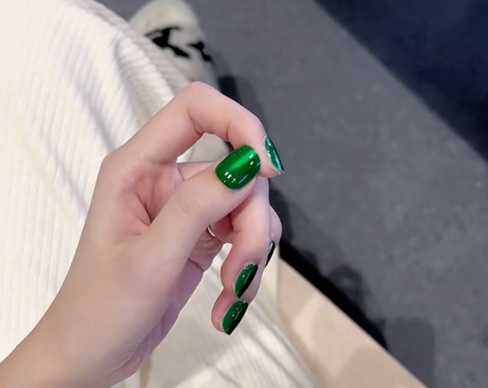 【 Emerald】hand made;  Classic；Casual；Cat eye; Galaxyzu; Press-on nails;