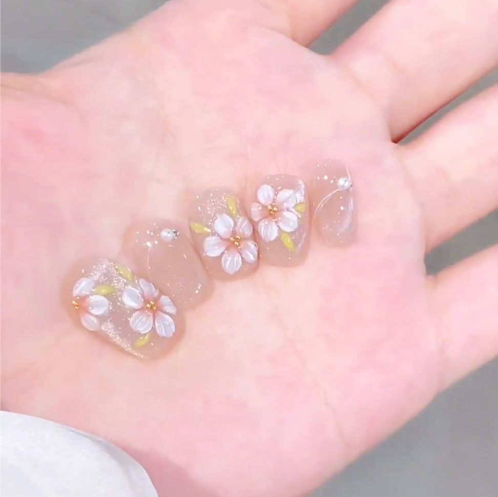 【Blossom】hand made;  Press-on nails;   Galaxy;Cat eyes; Short；