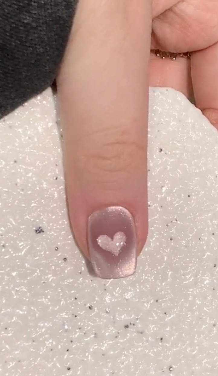 【Heart beat】hand made;  Press-on nails;Cute；Short; Cat eyes