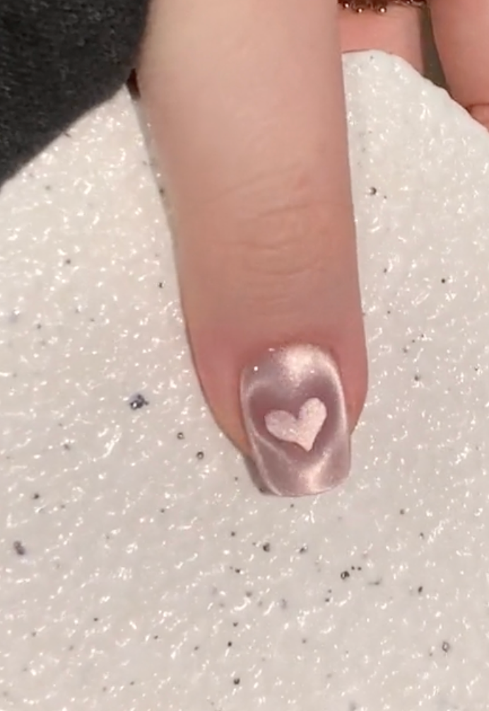 【Heart beat】hand made;  Press-on nails;Cute；Short; Cat eyes