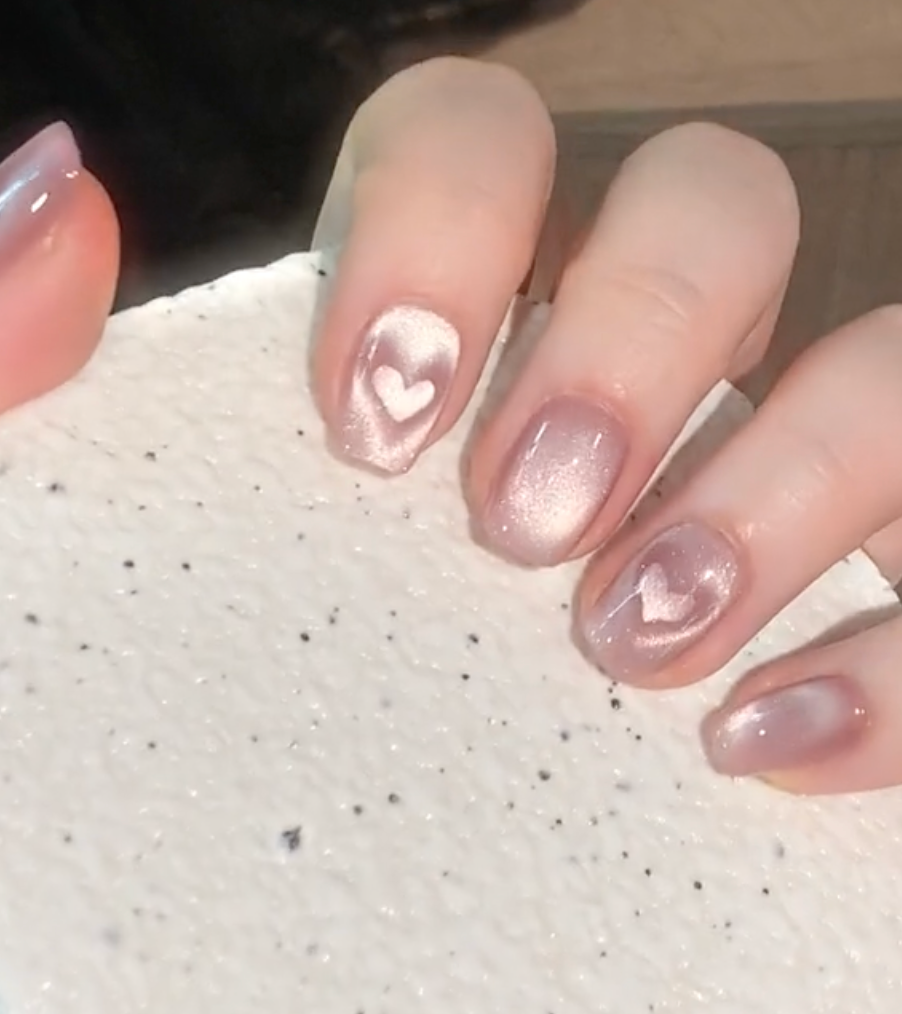 【Heart beat】hand made;  Press-on nails;Cute；Short; Cat eyes