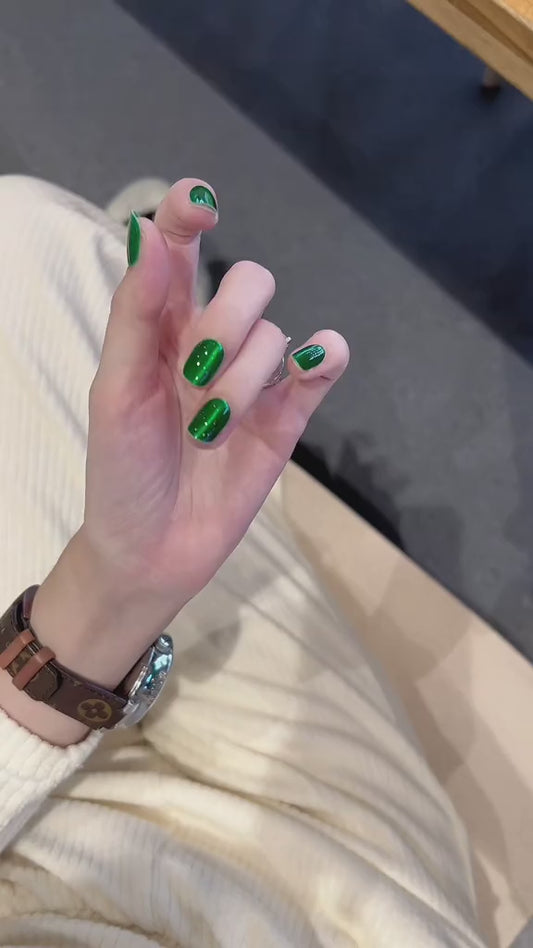 【 Emerald】hand made;  Classic；Casual；Cat eye; Galaxyzu; Press-on nails;